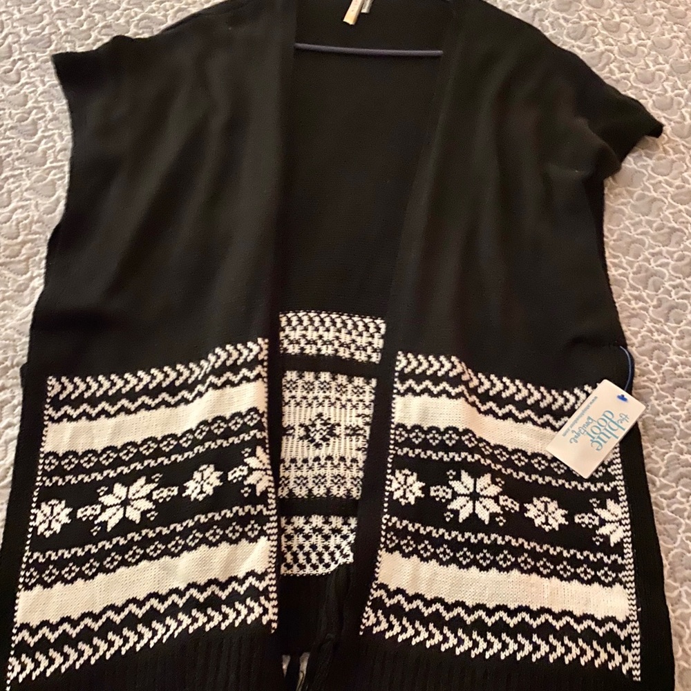 Brand New with tags-BLUE DOOR BOUTIQUE cardigan